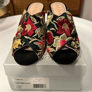 EUC Sole Society Luella Sz 10 Gold Embroidery